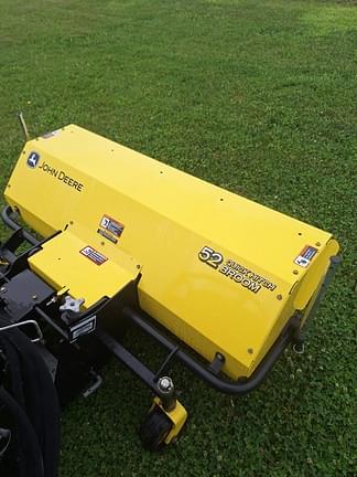 Image of John Deere 1025R equipment image 4
