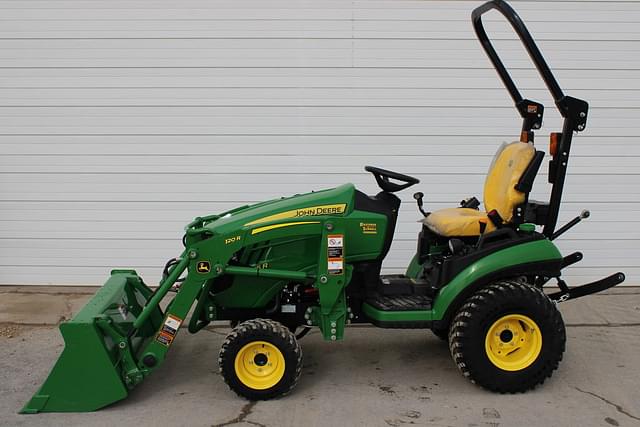 Image of John Deere 1025R equipment image 1