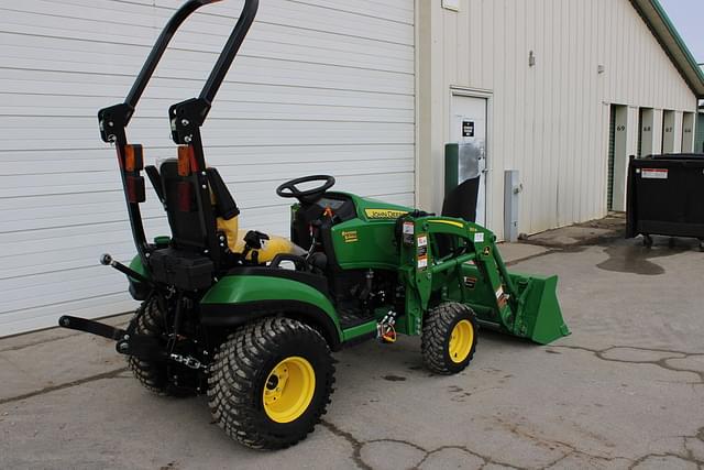 Image of John Deere 1025R equipment image 3