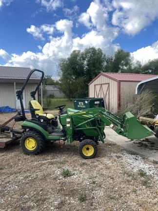 Image of John Deere 1025R equipment image 2
