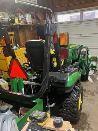 Image of John Deere 1025R equipment image 4