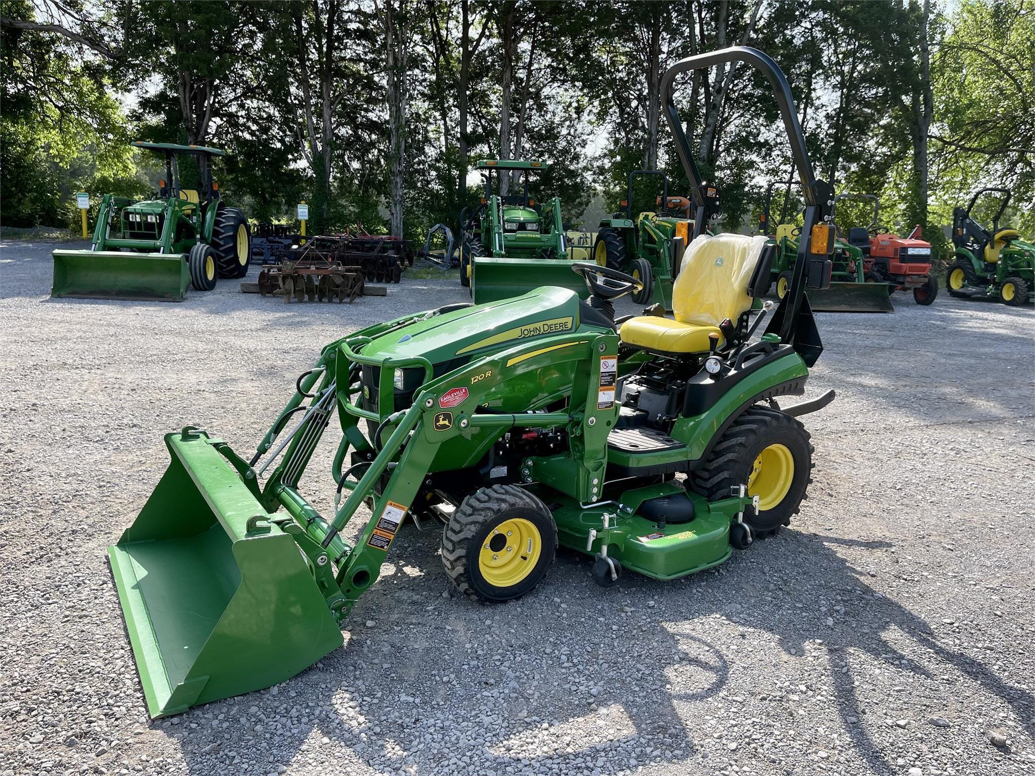 2021 John Deere 1025R Equipment Image0