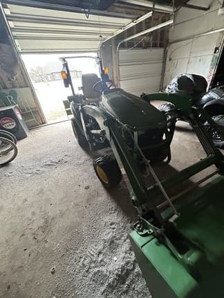Image of John Deere 1025R equipment image 3