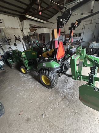 Image of John Deere 1025R equipment image 4
