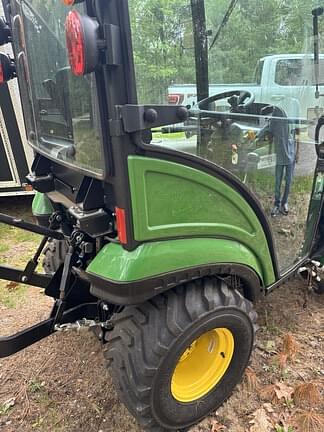 Image of John Deere 1025R equipment image 2