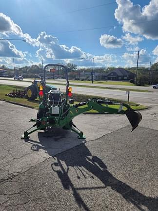 Image of John Deere 1025R equipment image 4