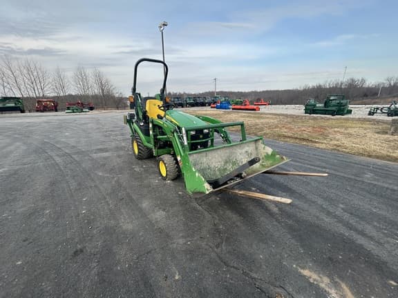 Image of John Deere 1025R equipment image 3
