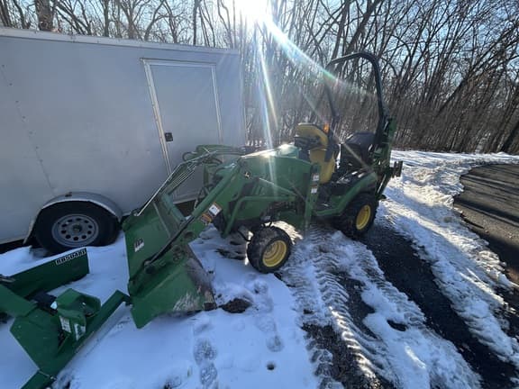 Image of John Deere 1025R equipment image 1