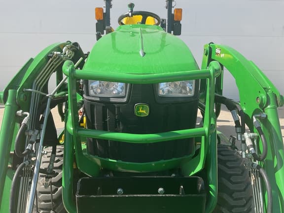 Image of John Deere 1025R equipment image 4