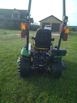Image of John Deere 1025R equipment image 2