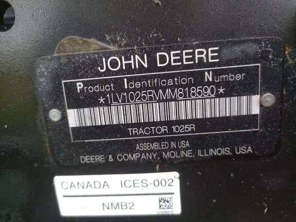 Image of John Deere 1025R equipment image 3
