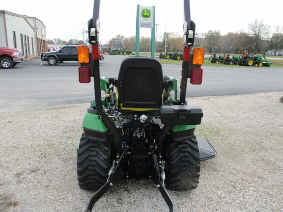 Image of John Deere 1025R equipment image 3