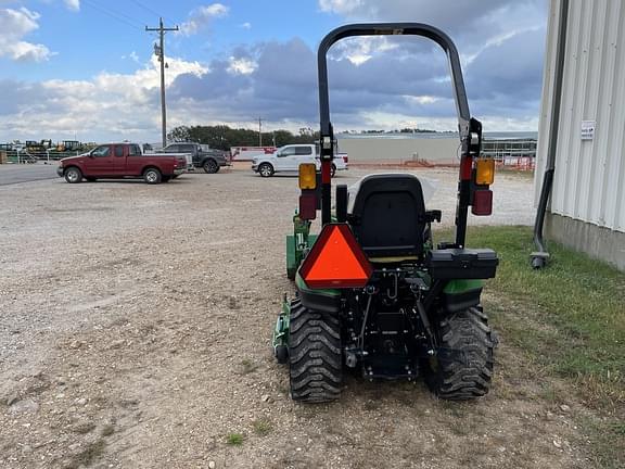 Image of John Deere 1025R equipment image 3