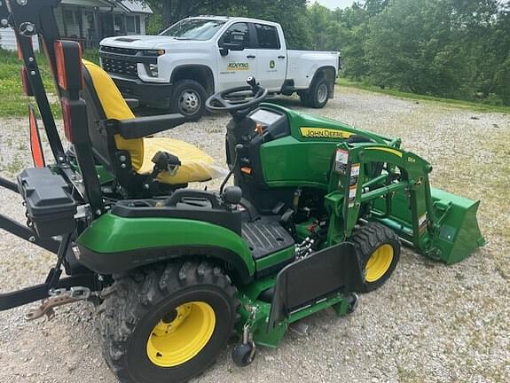 Image of John Deere 1025R equipment image 3