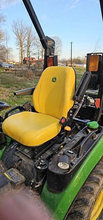 Image of John Deere 1025R equipment image 4