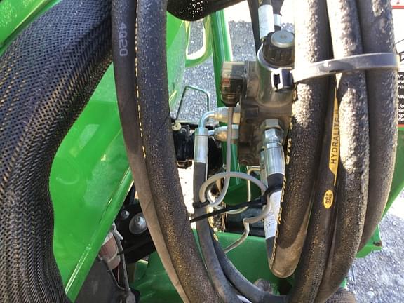 Image of John Deere 1025R equipment image 2