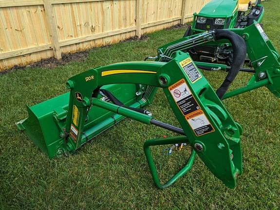 Image of John Deere 1025R equipment image 2
