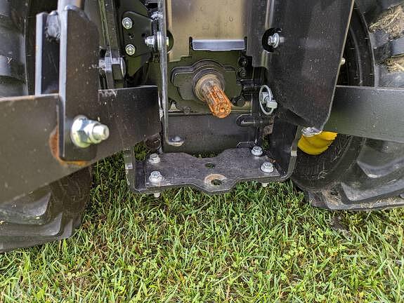 Image of John Deere 1025R equipment image 3