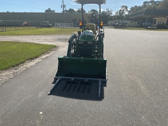 Image of John Deere 1025R equipment image 3