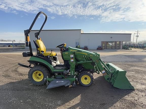 Image of John Deere 1025R equipment image 3