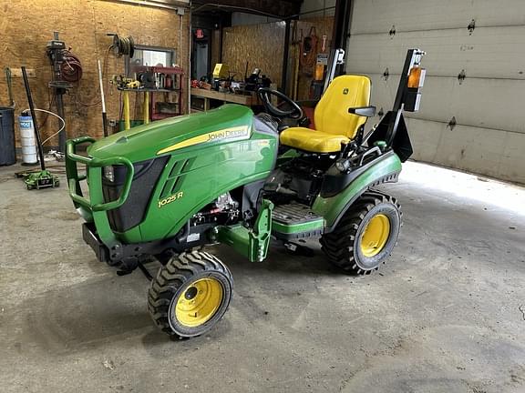 Image of John Deere 1025R equipment image 1