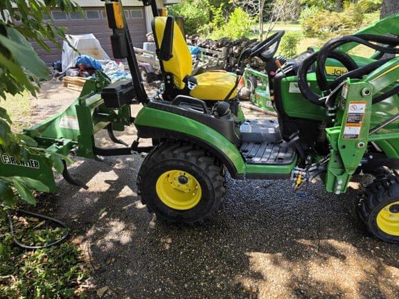 Image of John Deere 1025R equipment image 2