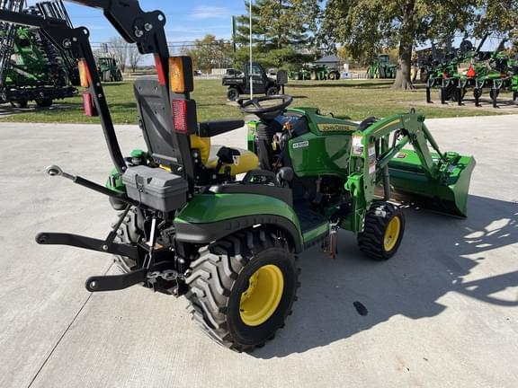 Image of John Deere 1025R equipment image 4