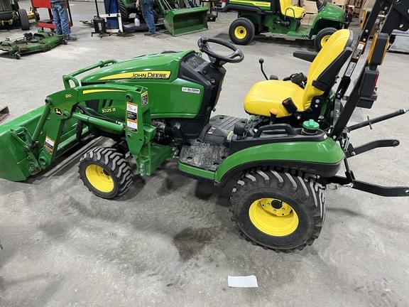 Image of John Deere 1025R equipment image 2