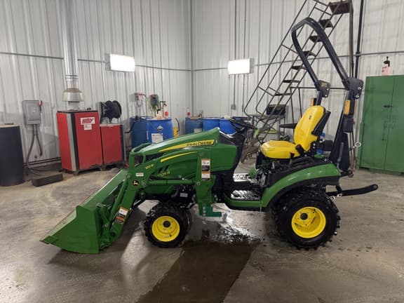 Image of John Deere 1025R equipment image 3
