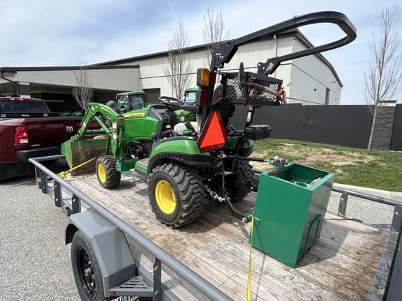 Image of John Deere 1025R equipment image 2