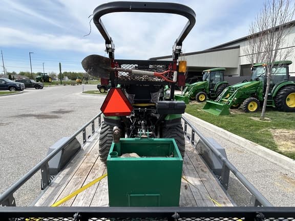 Image of John Deere 1025R equipment image 3