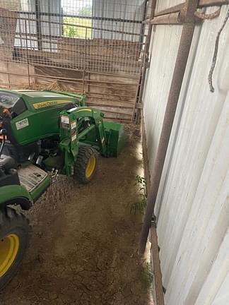 Image of John Deere 1025R equipment image 3