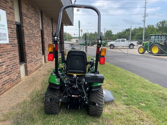 Image of John Deere 1025R equipment image 3