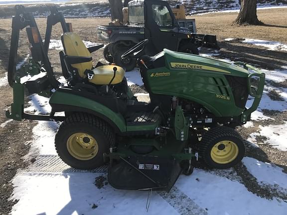 Image of John Deere 1025R equipment image 3