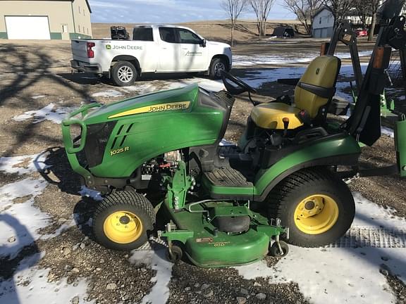 Image of John Deere 1025R equipment image 2