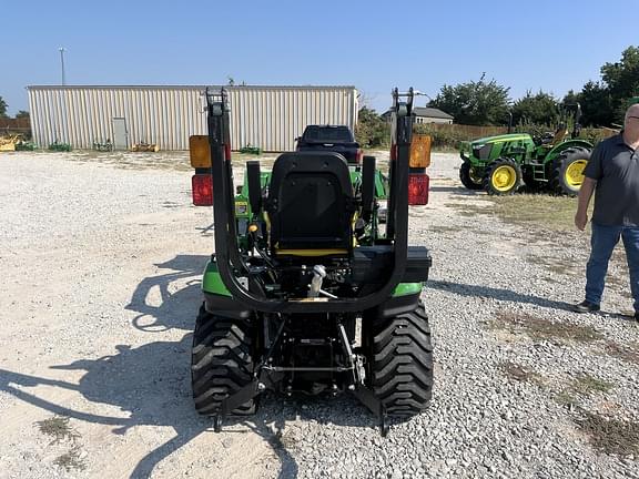 Image of John Deere 1025R equipment image 3