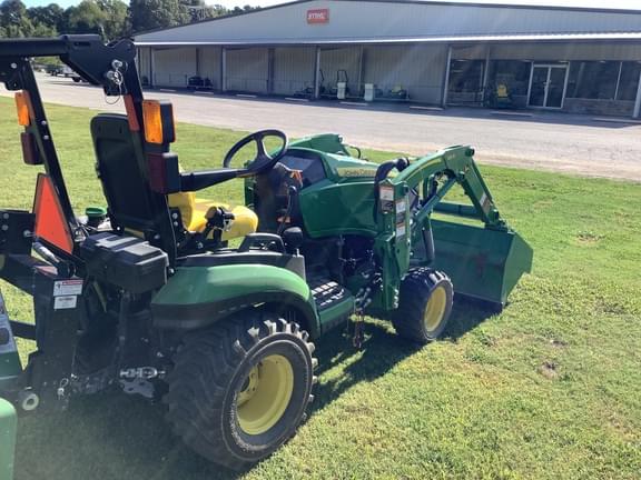 Image of John Deere 1025R equipment image 3