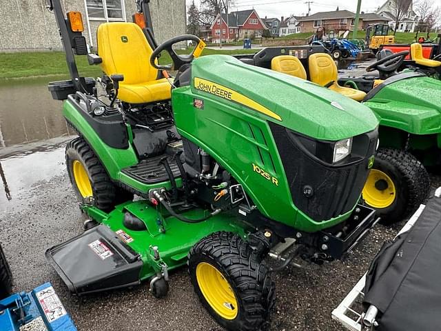 Image of John Deere 1025R equipment image 3