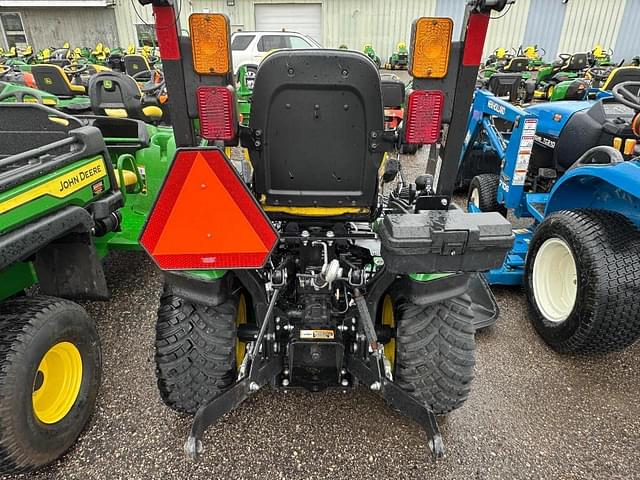 Image of John Deere 1025R equipment image 4