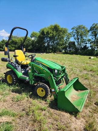 Image of John Deere 1025R equipment image 2