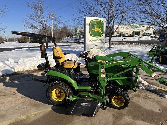 Image of John Deere 1025R equipment image 1