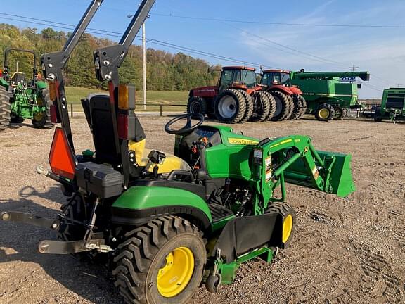 Image of John Deere 1025R equipment image 1