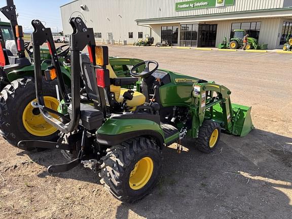 Image of John Deere 1025R equipment image 2