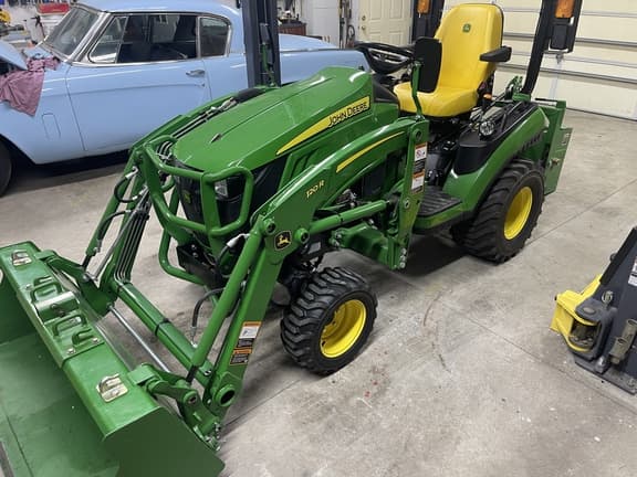 Image of John Deere 1025R equipment image 2