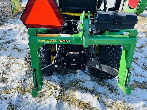 Image of John Deere 1025R equipment image 4