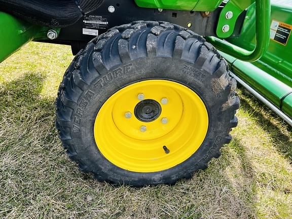 Image of John Deere 1025R equipment image 4