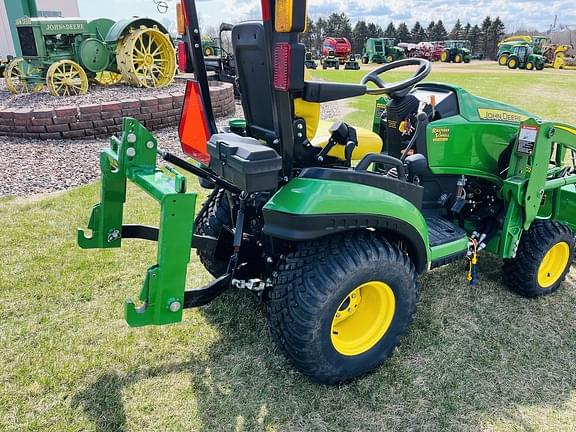 Image of John Deere 1025R equipment image 2
