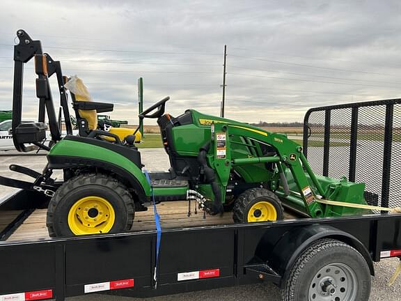 Image of John Deere 1025R equipment image 3