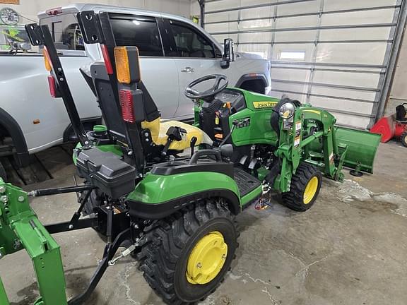 Image of John Deere 1025R equipment image 4