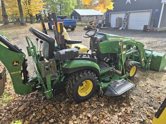 Image of John Deere 1025R equipment image 4